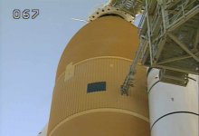 LH2 vent arm, Pad A, STS-122 attempt 1.jpg