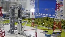 _Angara-A5V__rocket_launch_complex_layout_during_the__Armiya_2021__exhibition_(front_view).jpg