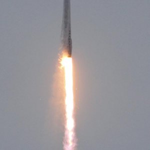 F9 180414 04