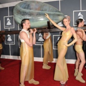 lady gaga 2011 grammy awards 02132011 02 430x295